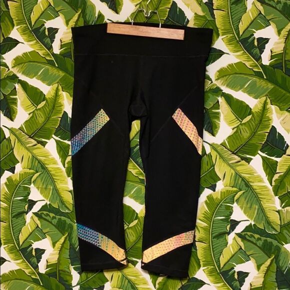 GapFit Workout Capris  - Picture 1 of 2